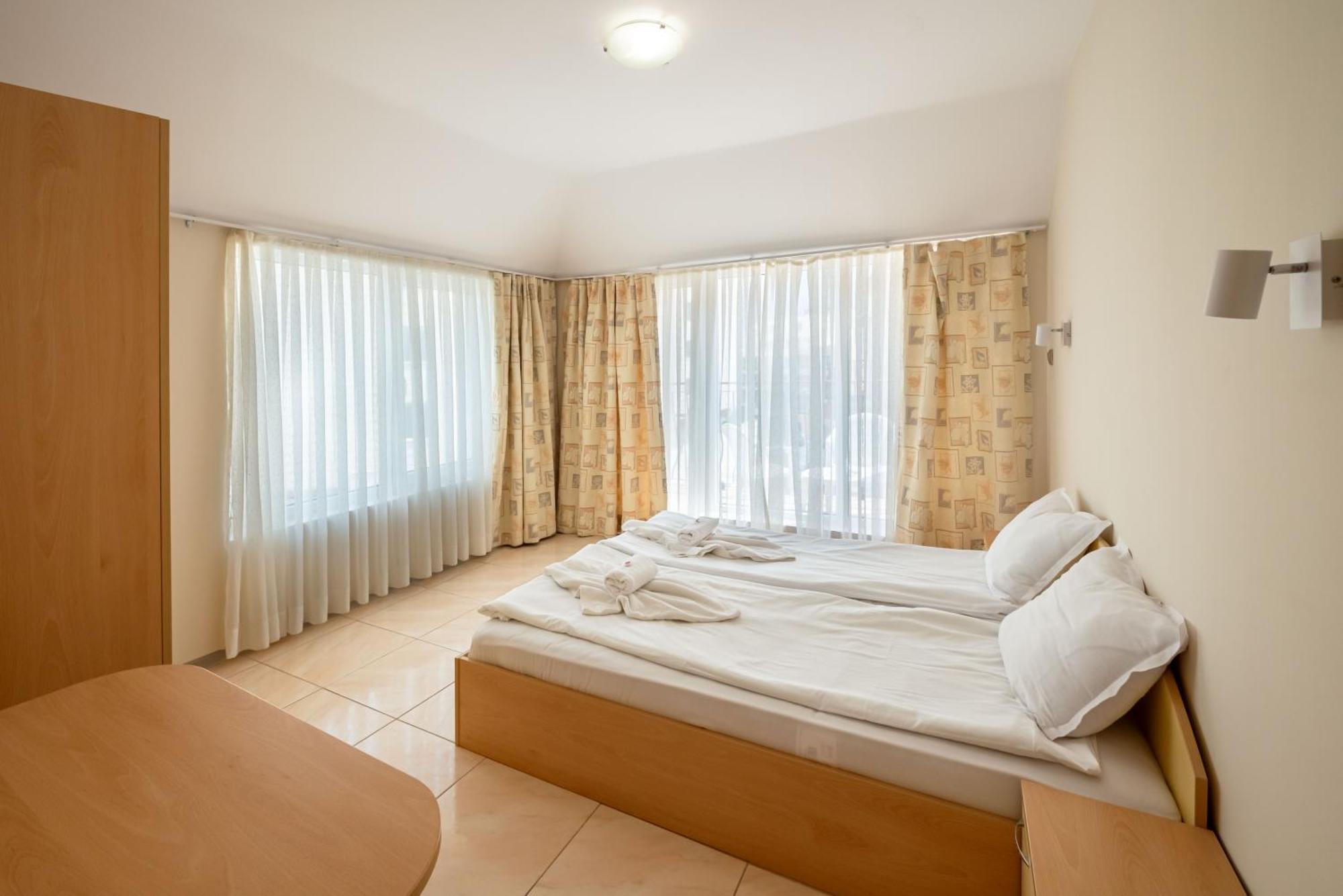 Perla Apartments Νεσέμπαρ Εξωτερικό φωτογραφία