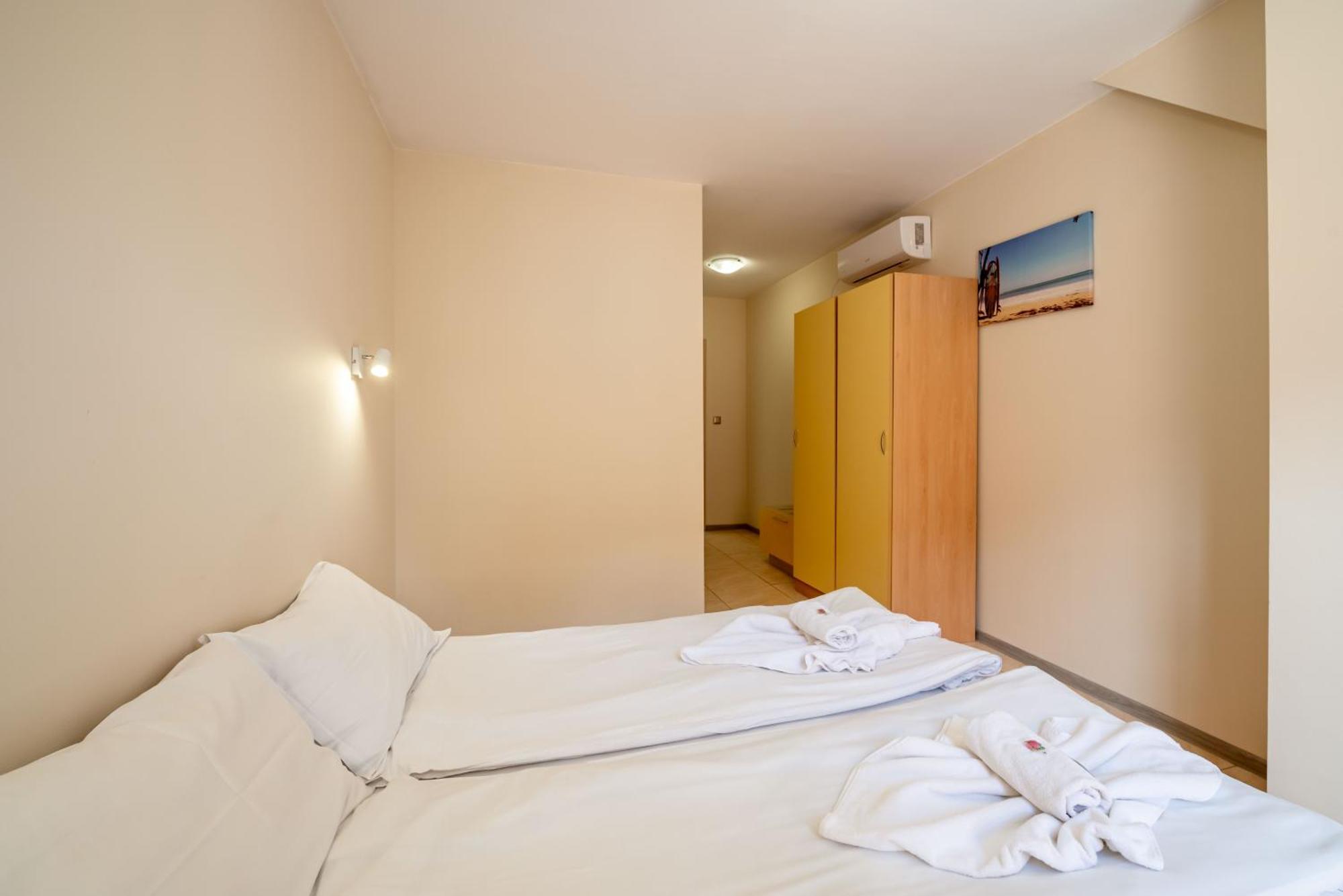 Perla Apartments Νεσέμπαρ Εξωτερικό φωτογραφία